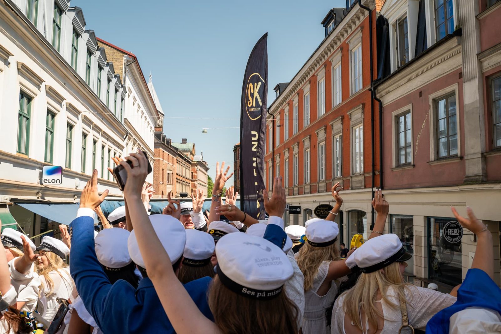 Studentkollens team tillsammans med elevkårer